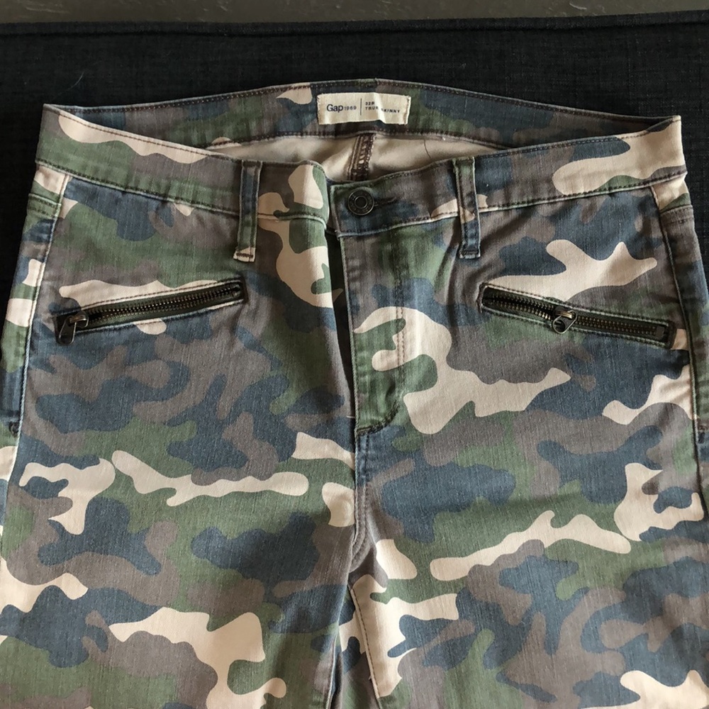 Gap camo skinny jeans size 32 excellent condition never worn